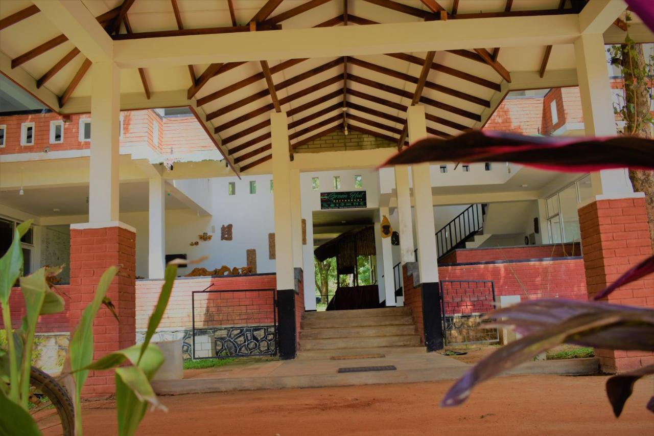 Green Hut Hotel & Restaurant With Unique View Point Sigiriya Esterno foto
